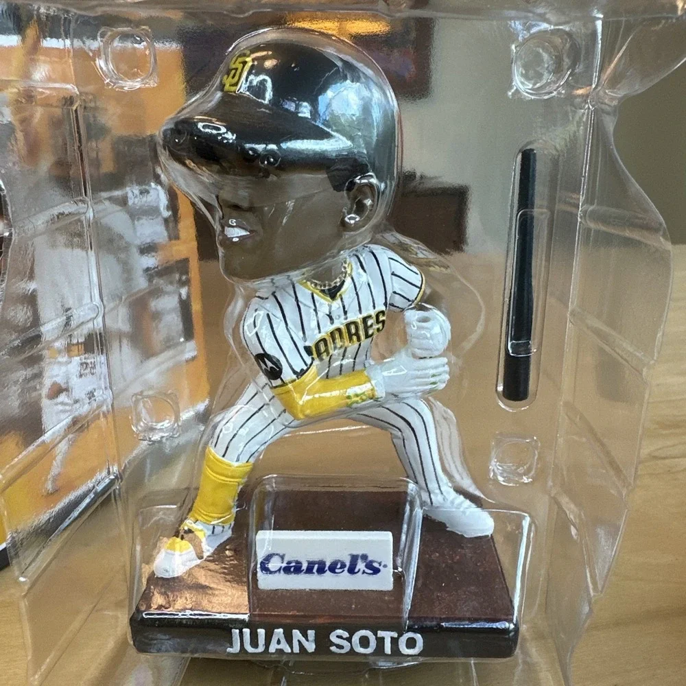 2023 San Diego Padres #22 Juan Soto Shuffle Canel's Bobblehead SGA Baseball Bat